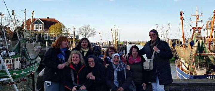 Ein Teil der Frauengruppe verbringt jedes Jahr ein Wochenende an der Nordsee gemeinsam. (Foto: privat) Ein Teil der Frauengruppe Hannover bei einem Ausflug an die Nordsee